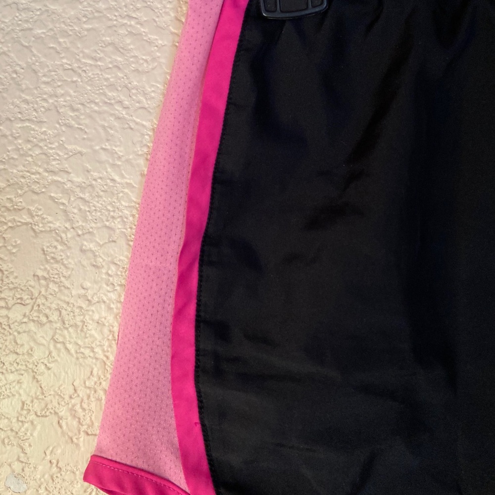 Shorts - Picture 2 of 3